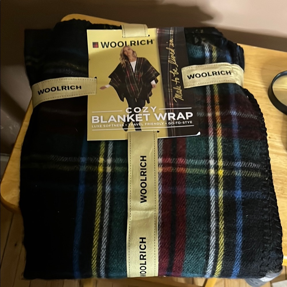 😄Woolrich Osfm cozy blanket wrap NWT